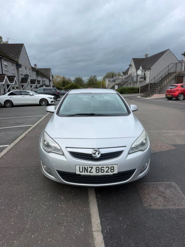 Vauxhall, ASTRA, Hatchback, 2010, Manual, 1398 (cc), 5 doors