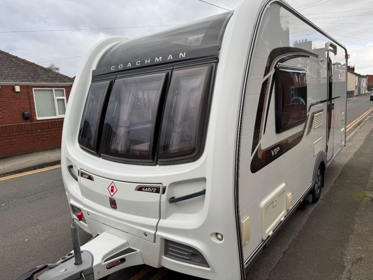 COACHMAN VIP 460/2,STUNNING CONDITION,MOTOR MOVER + EXTRAS,1 OWNER FROM NEW.TOURING CARAVAN 