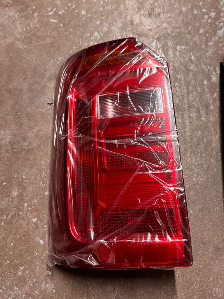 Vw caddy 2015 tailgate model rear light
