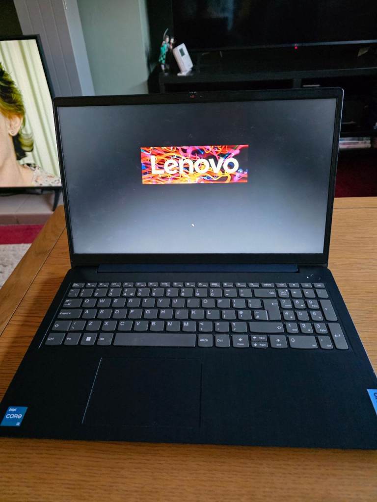 Lenovo IdeaPad 3 15IAU7 Laptop 8GB RAM 256GB SSD  Windows 11 charger included.