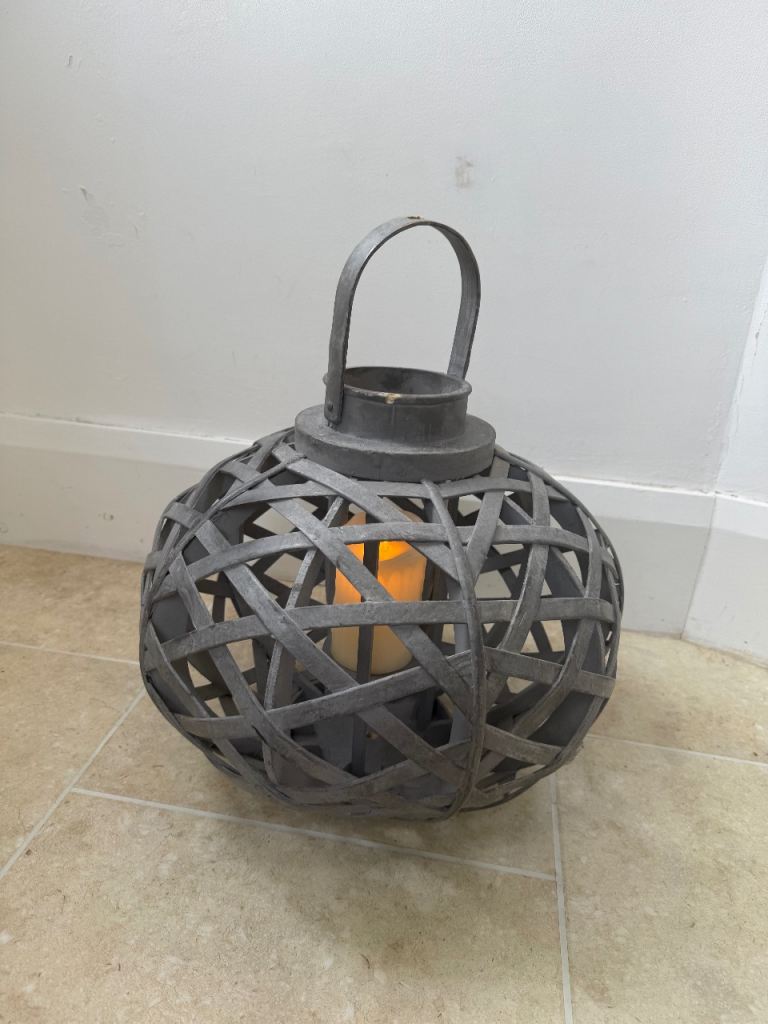Wooden indoor conservatory Lantern