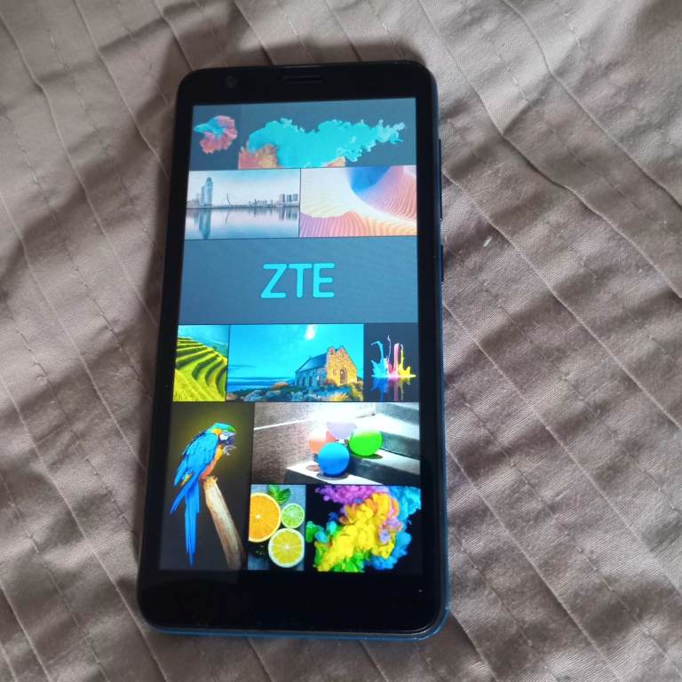 ZTE Razor.