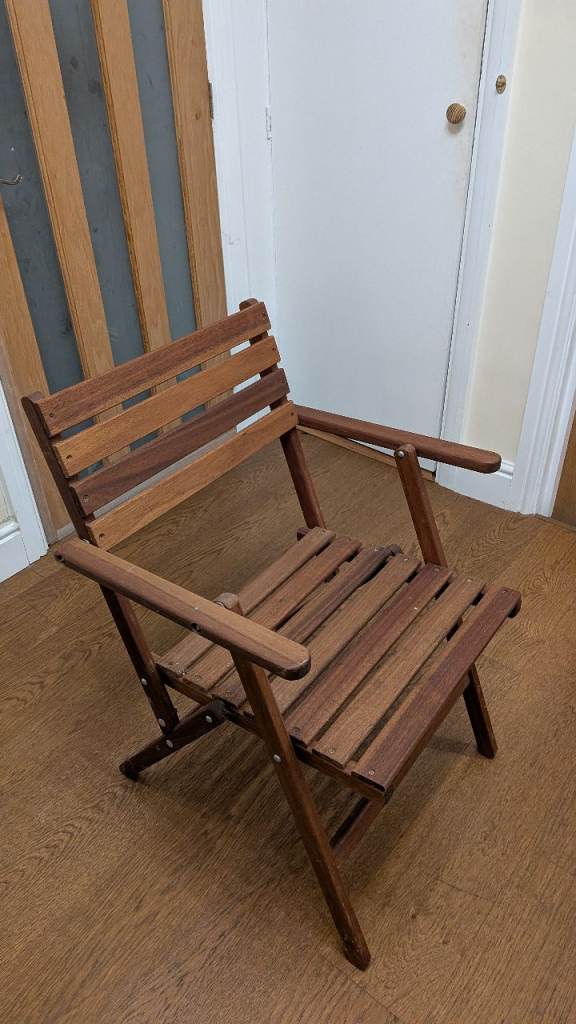5 quality wooden garden chairs