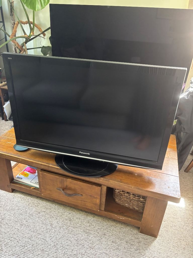 Panasonic 37 inch television