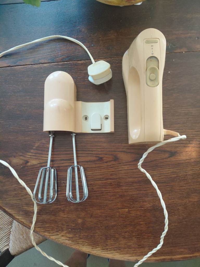 Vintage Hand Mixer with Wall Mount – Good Condition