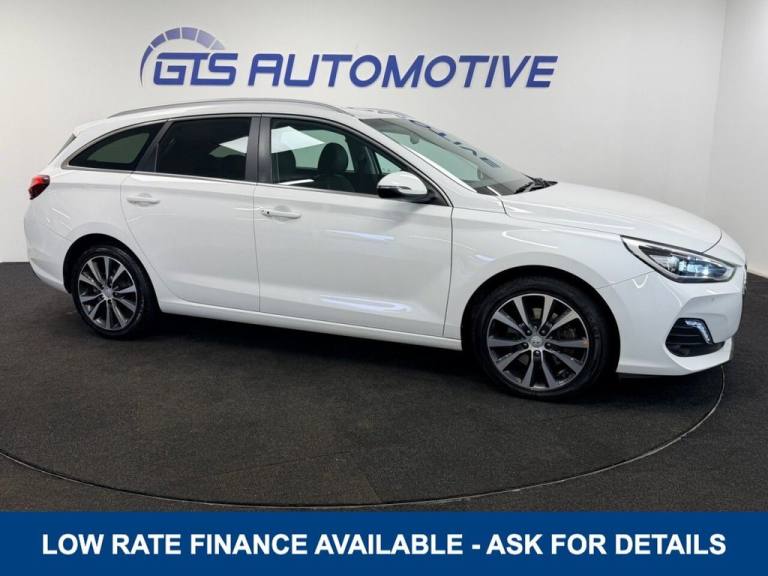 2019 Hyundai i30 TOURER 1.4 TURBO-GDi PREMIUM FIVE DOOR 140 BHP + SAT NAV + REAR CAMERA + HE Esta...