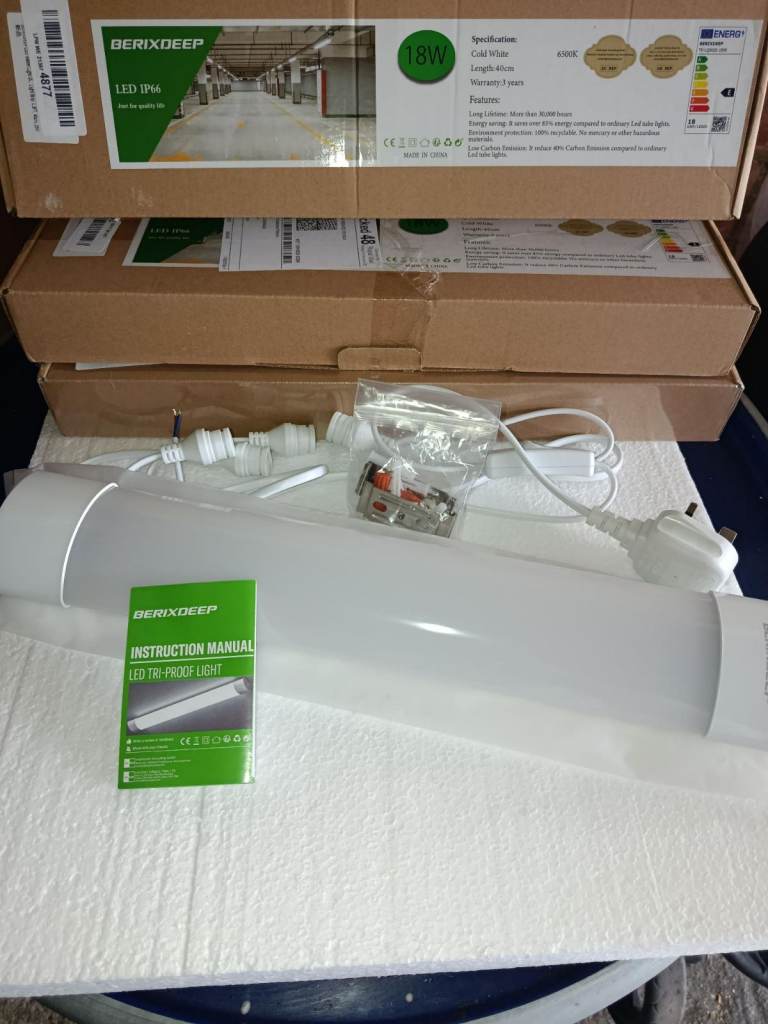 Berixdeep LED Tri-Proof Weatherproof Light 18W 60cm IP66 Garage/Workshop Tube Light