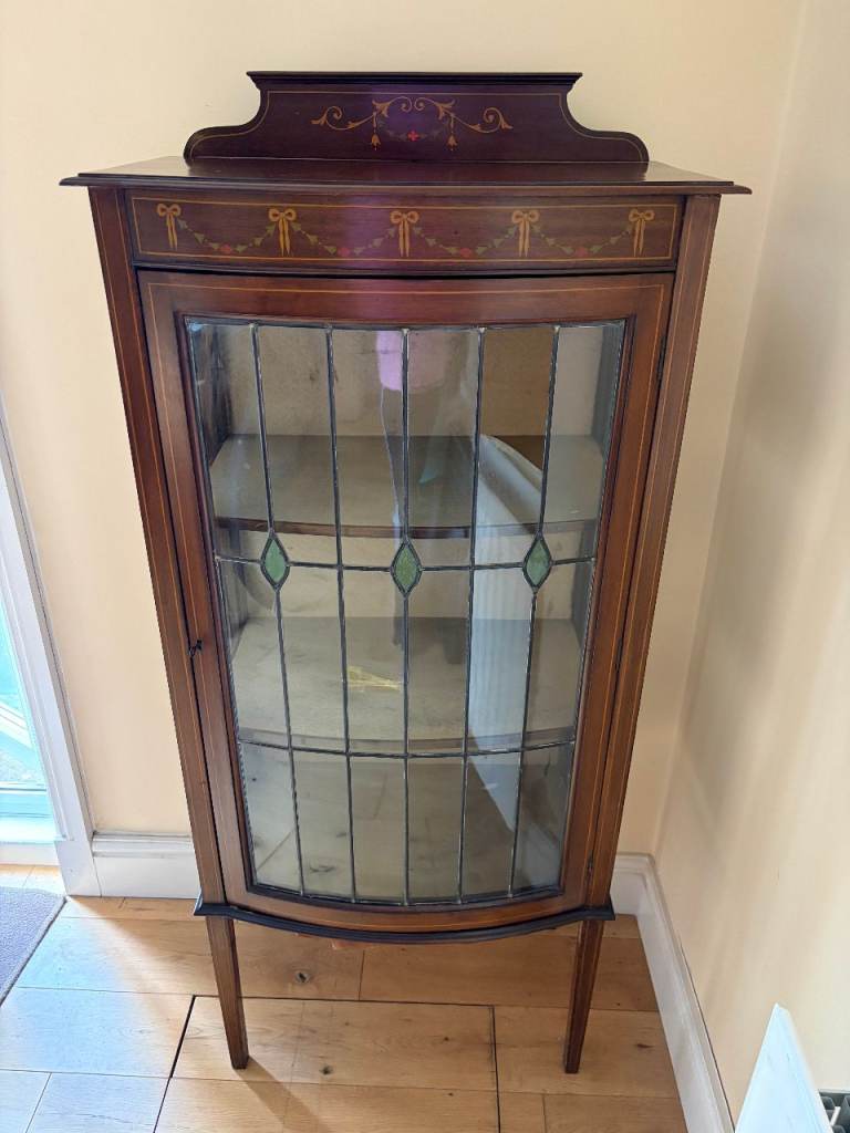 Edwardian display case cabinet, glass glazed & bow fronted, working key