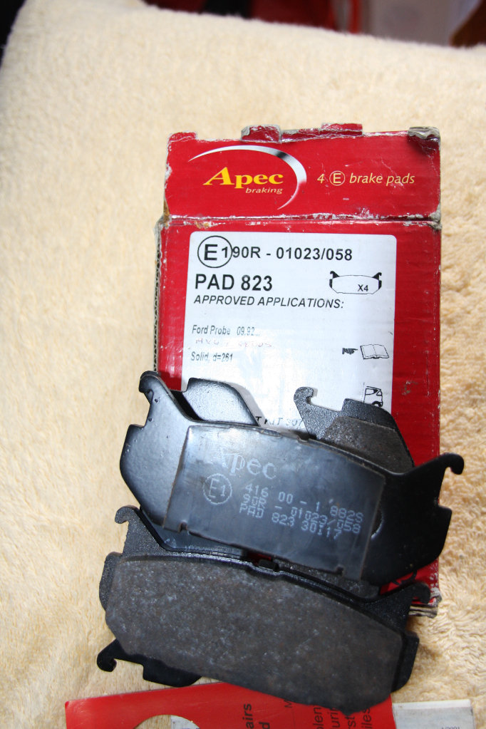 Mazda MX6 or Ford Probe Rear Brake Pads Set of Four. Brand new. 