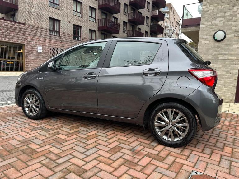 2017 Toyota Yaris 1.5 VVT-h Icon E-CVT Euro 6 (s/s) 5dr HATCHBACK Petrol/Electric Hybrid Automatic