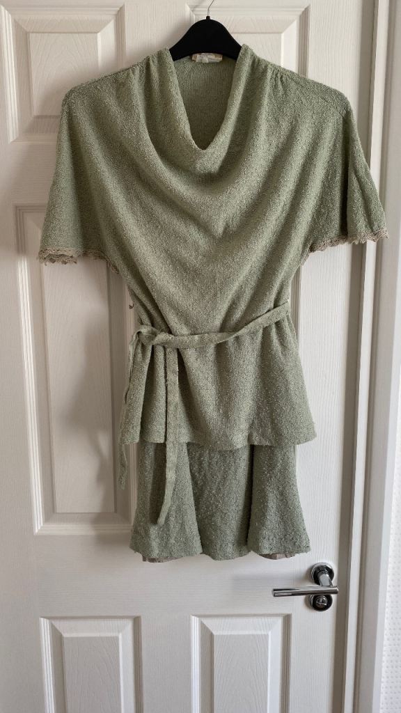 Late 70’s Vintage Light Green Two-Piece Dress Set with Belt – Good Condition