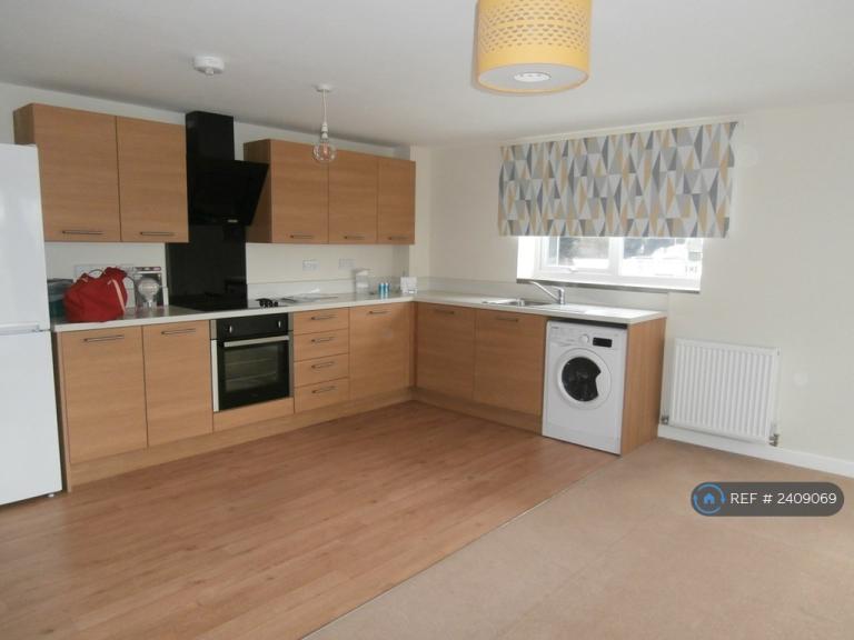 2 bedroom flat in Kingsteignton Road, Newton Abbot, TQ12 (2 bed) (#2409069)