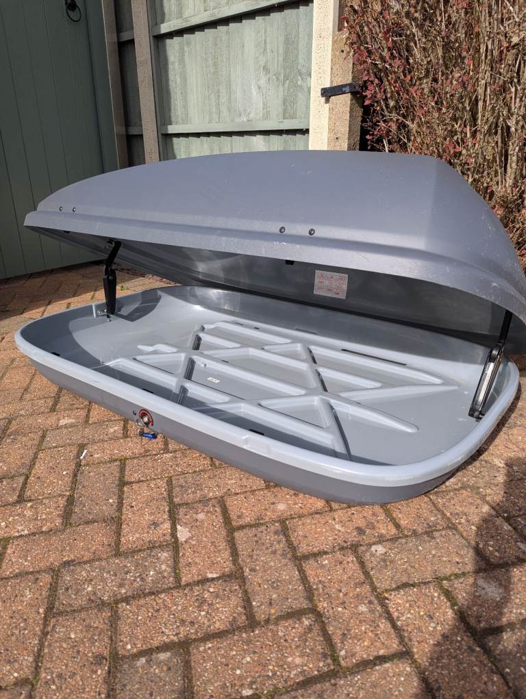 Halford 370L Top Box