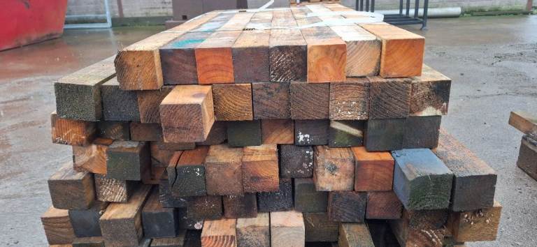 Around 300 timber skids & pallets