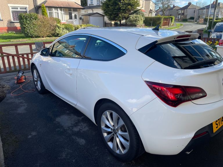 Vauxhall, ASTRA GTC, Hatchback, 2014, Manual, 1956 (cc), 3 doors