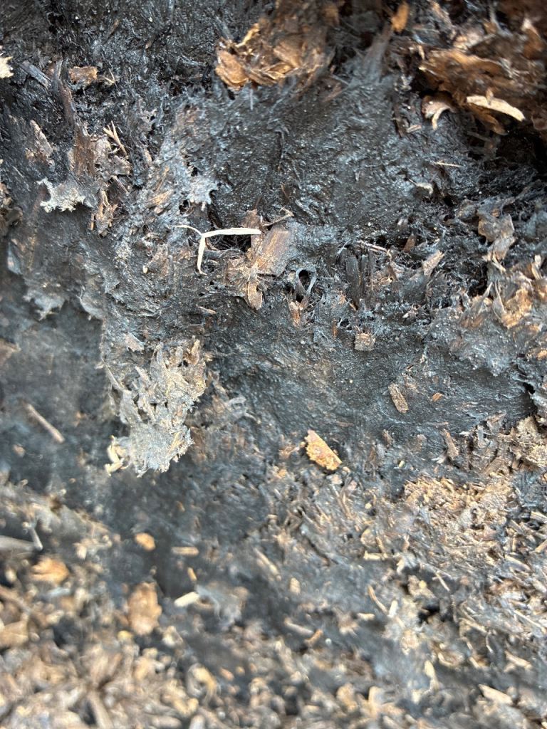Well rotted horse manure combined with various organic fibres