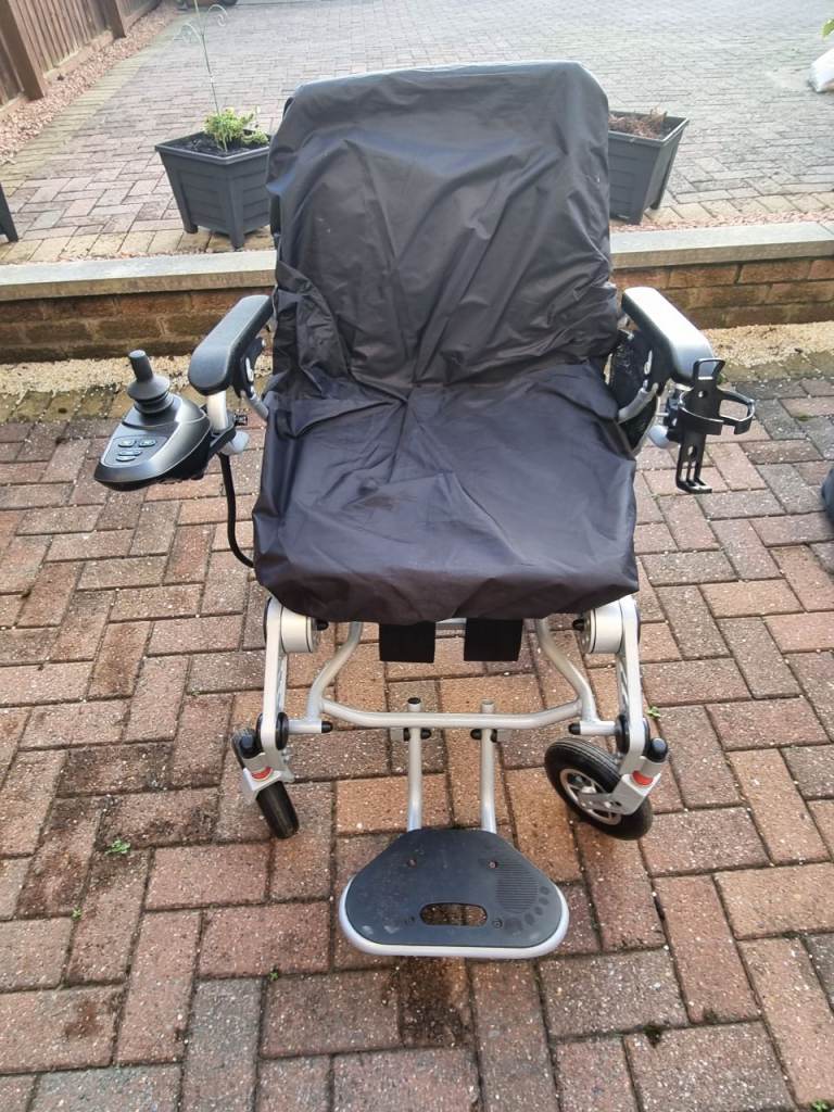 Electric wheelchair 