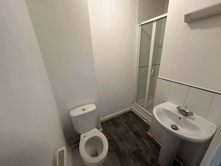 4 Bed 3 Bathroom Terraced House to Rent in Barking, Ilford - IG1 2LB