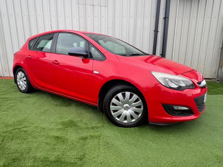 2012 Vauxhall Astra Exclusive 113 Hatchback Petrol Manual