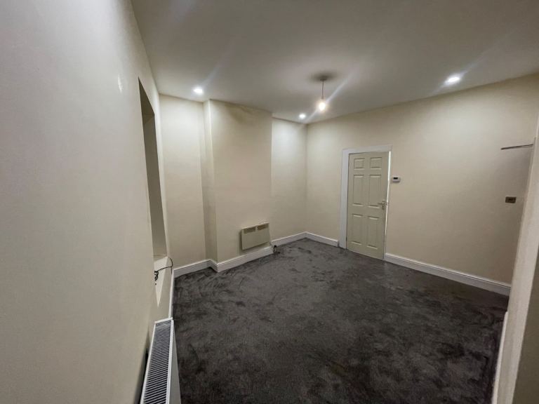 Flat to Let in Central Reddish 