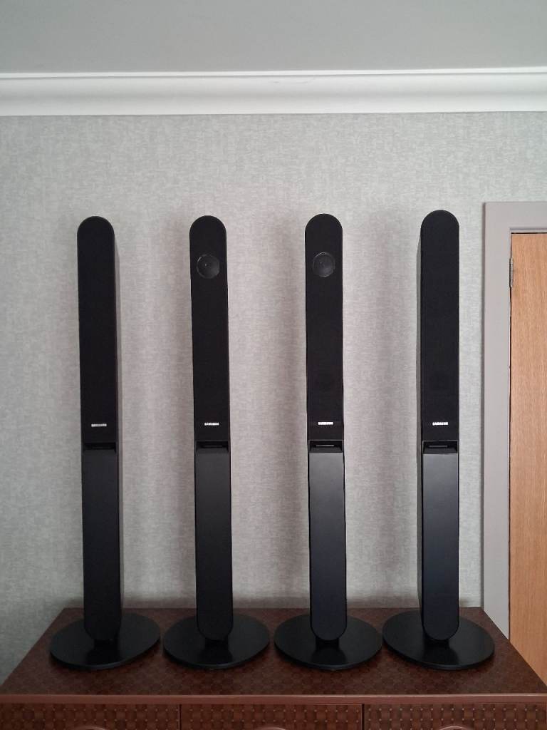 SAMSUNG Surround Sound Towers + Centre Speaker + Subwoofer