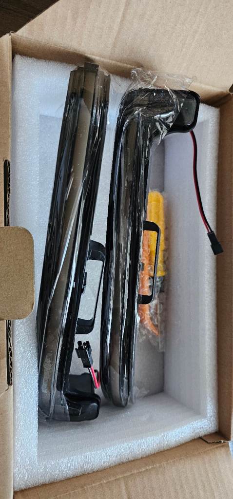 Peugeot 3008 MK2 - LED sweeping Directional wingmirror Indicators 