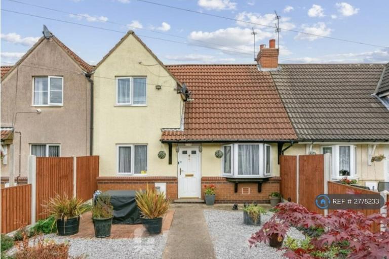 3 bedroom house in Robertson Square, Stainforth, Doncaster, DN7 (3 bed) (#2778233)