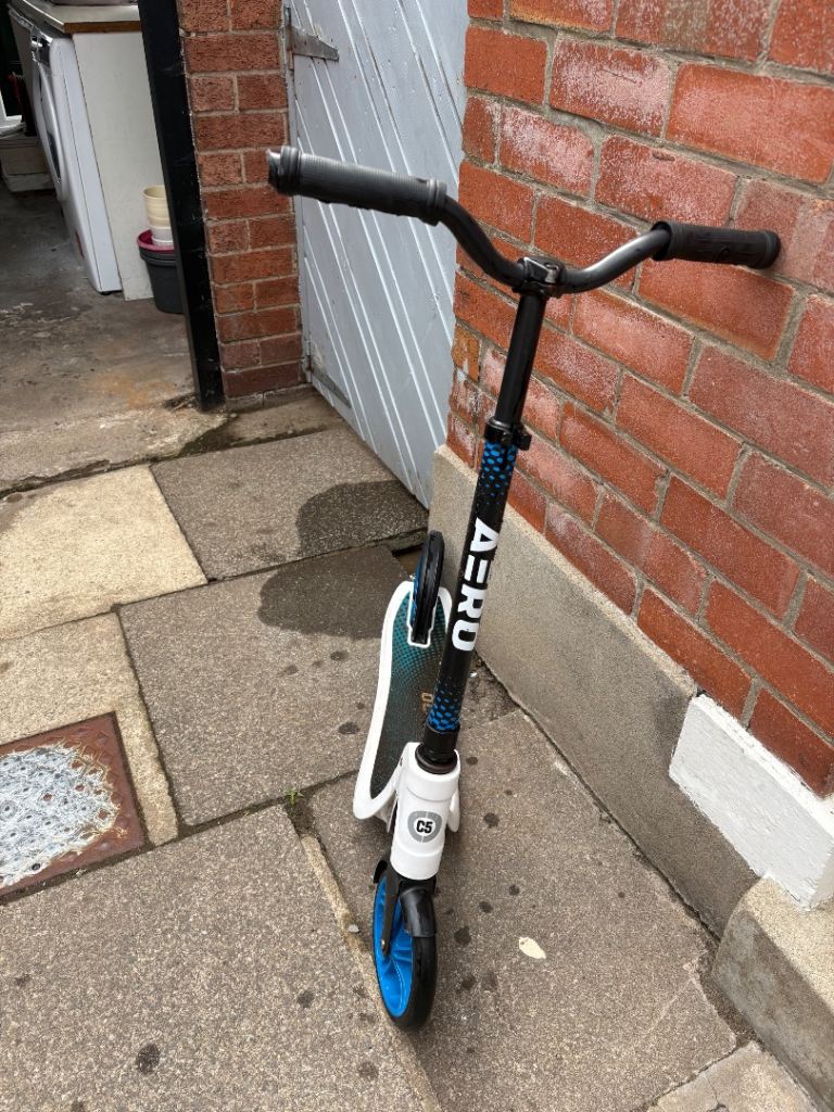 Kids foldable scooter