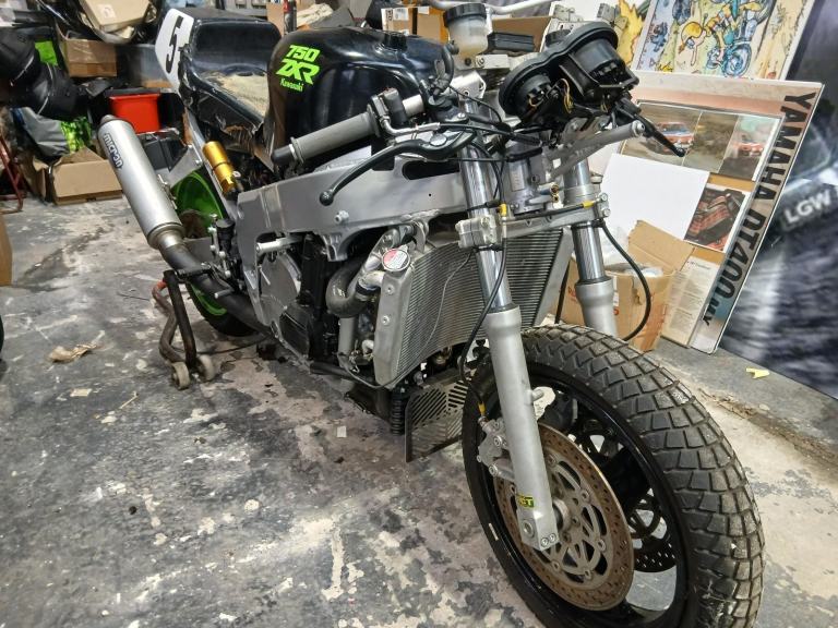 1990 Kawasaki ZXR750 RACE BIKE