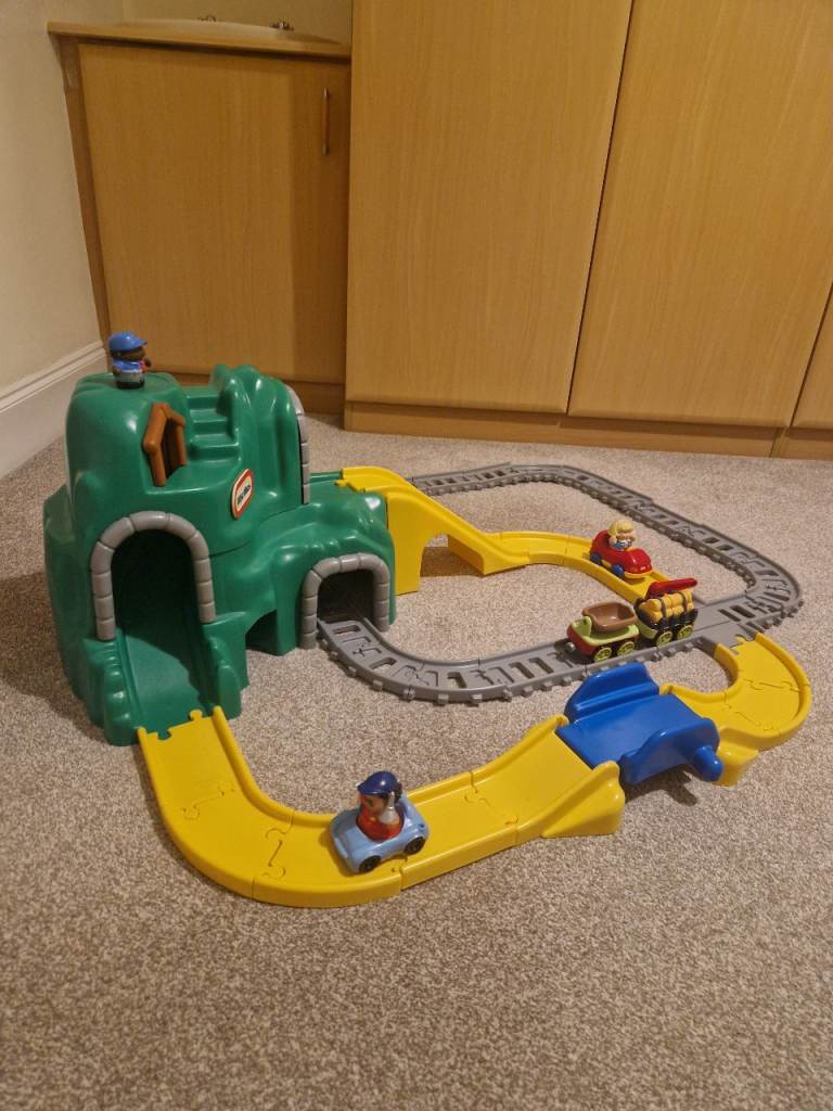 Little Tikes Peak Road and Rail Set
