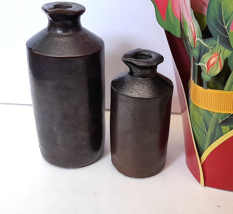 TWO x BROWN VINTAGE STONEWARE LIPPED BOTTLES - 14 and 11 cm GOOD CONDITION
