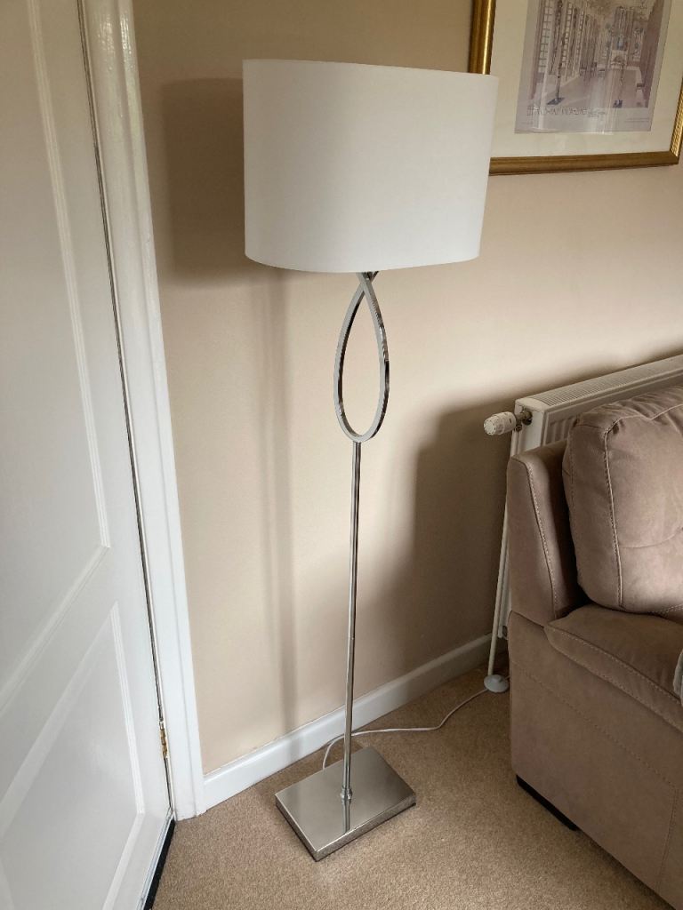 Modern Chrome Floor Lamp with White Shade – Good Condition