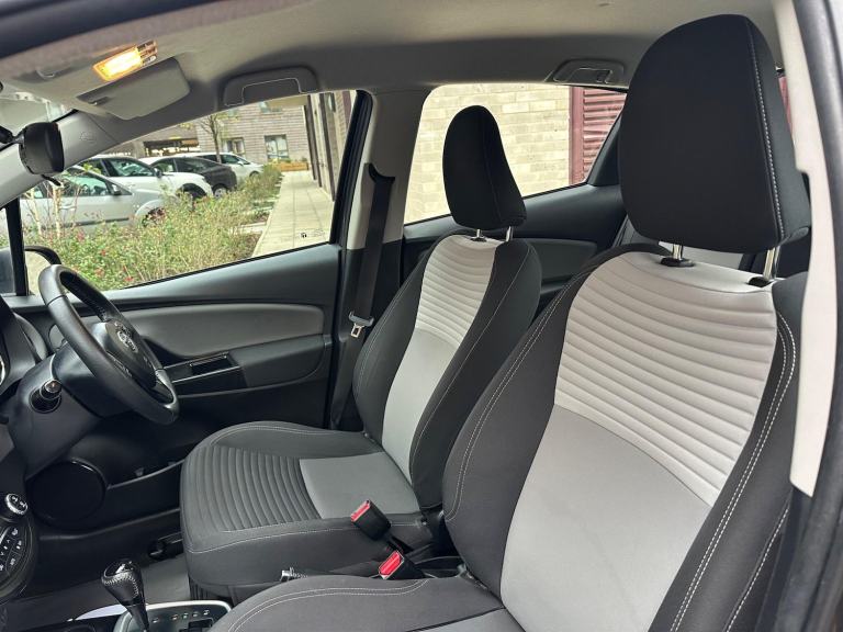 2017 Toyota Yaris 1.5 VVT-h Icon E-CVT Euro 6 (s/s) 5dr HATCHBACK Petrol/Electric Hybrid Automatic