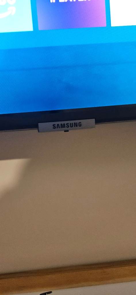 Samsung 43" Flat Screen TV – Near New Condition