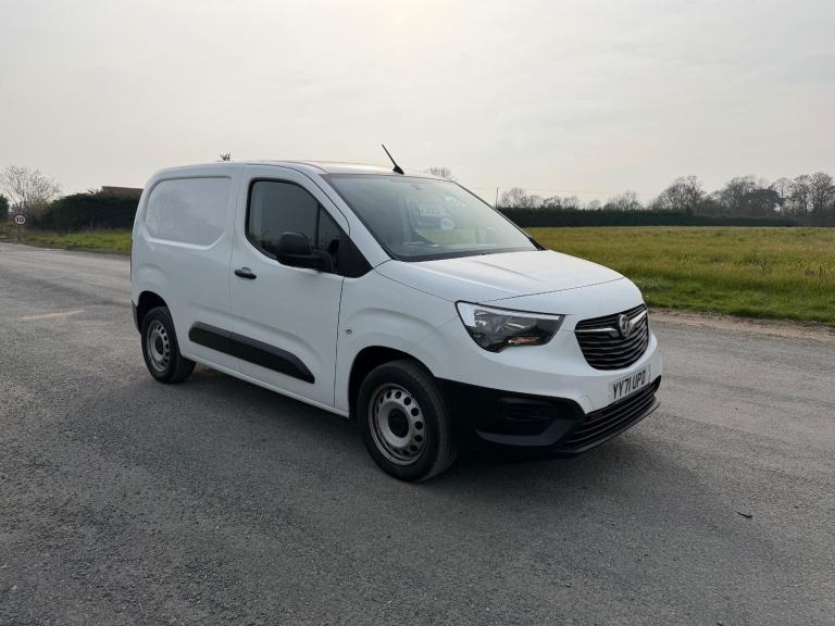 Vauxhall Combo 1.5 Turbo D 2300 Dynamic Panel Van 4dr Diesel Manual L... 2021/71