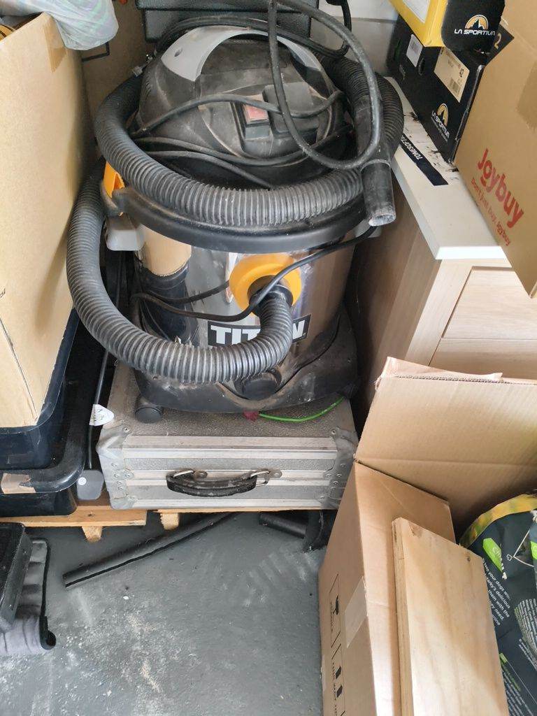 Titan  TTB430VAC Dry and Wet Vacuum