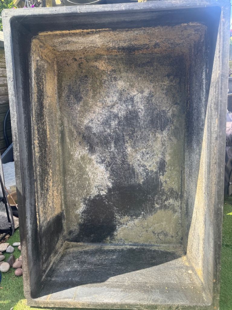 Freestanding pond, pump and filter
