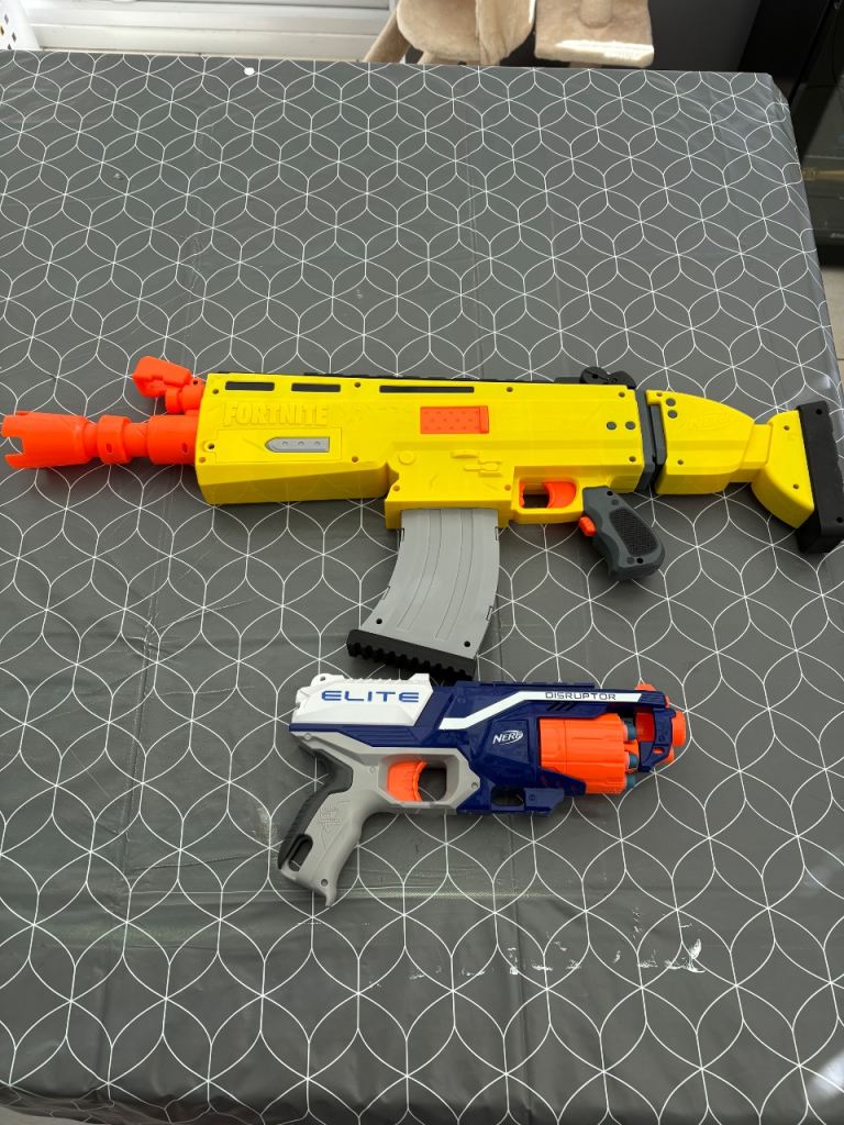Toy nerf guns 