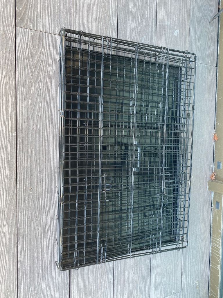 Dog crate - medium