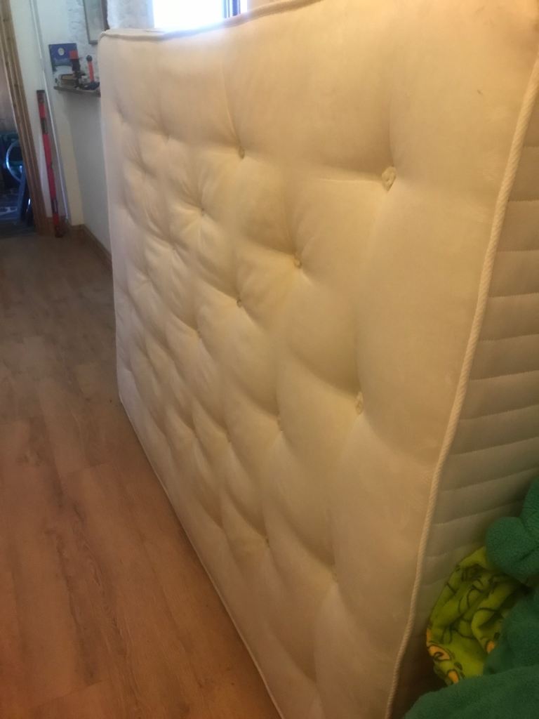 Queen size mattress 1000 pocket springs 