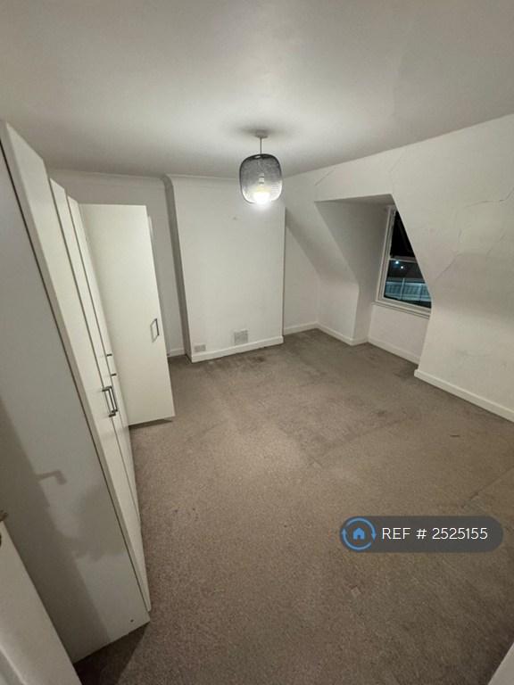 1 bedroom flat in Grove Park, London, SE12 (1 bed) (#2525155)