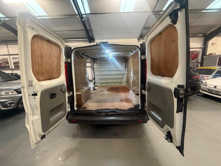 2013 Renault Trafic 2.0 dCi LL29 L3 H1 3dr PANEL VAN Diesel Manual