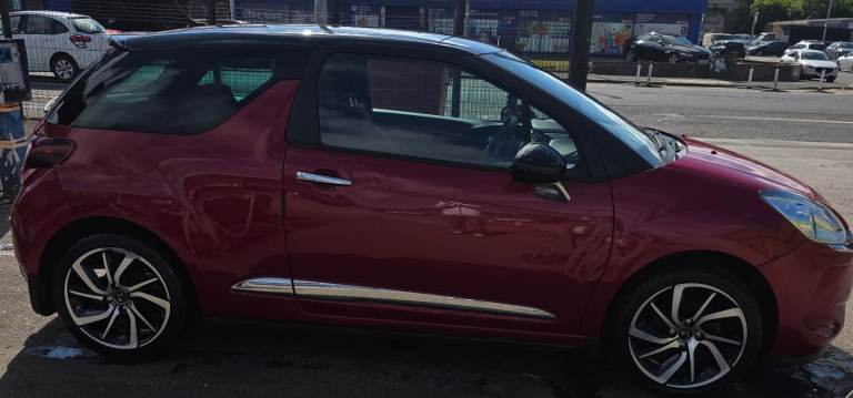 Damaged DS 3, Hatchback, 2017, Manual, 1560 HDI(cc), 3 doors