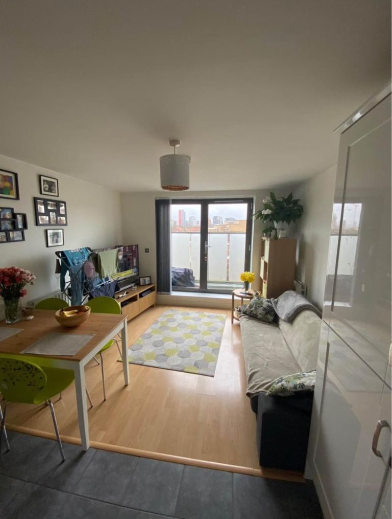 Stylish 1-Bed Apartment | Heart of Canning Town (Near Docklands) ✨