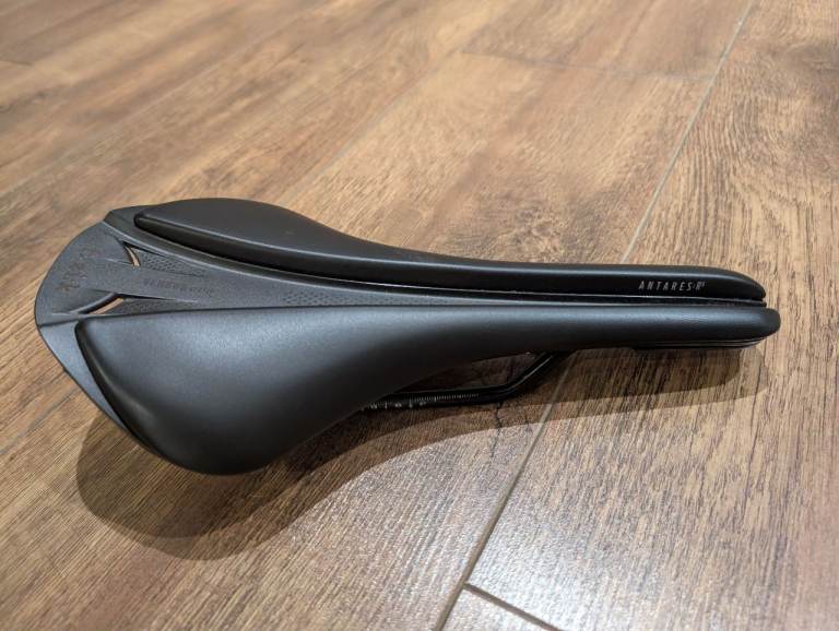 Fizik Versus Evo Antares R3 Bike Saddle – Good condition 