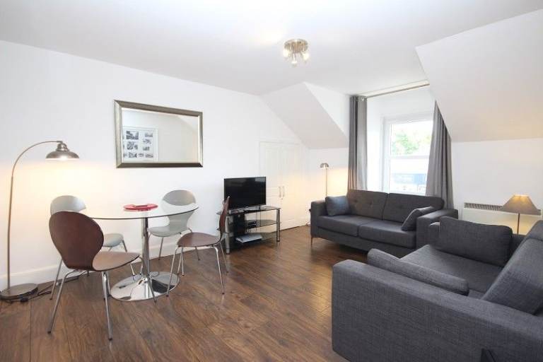 Furnished 2 Bedroom Flat to Let