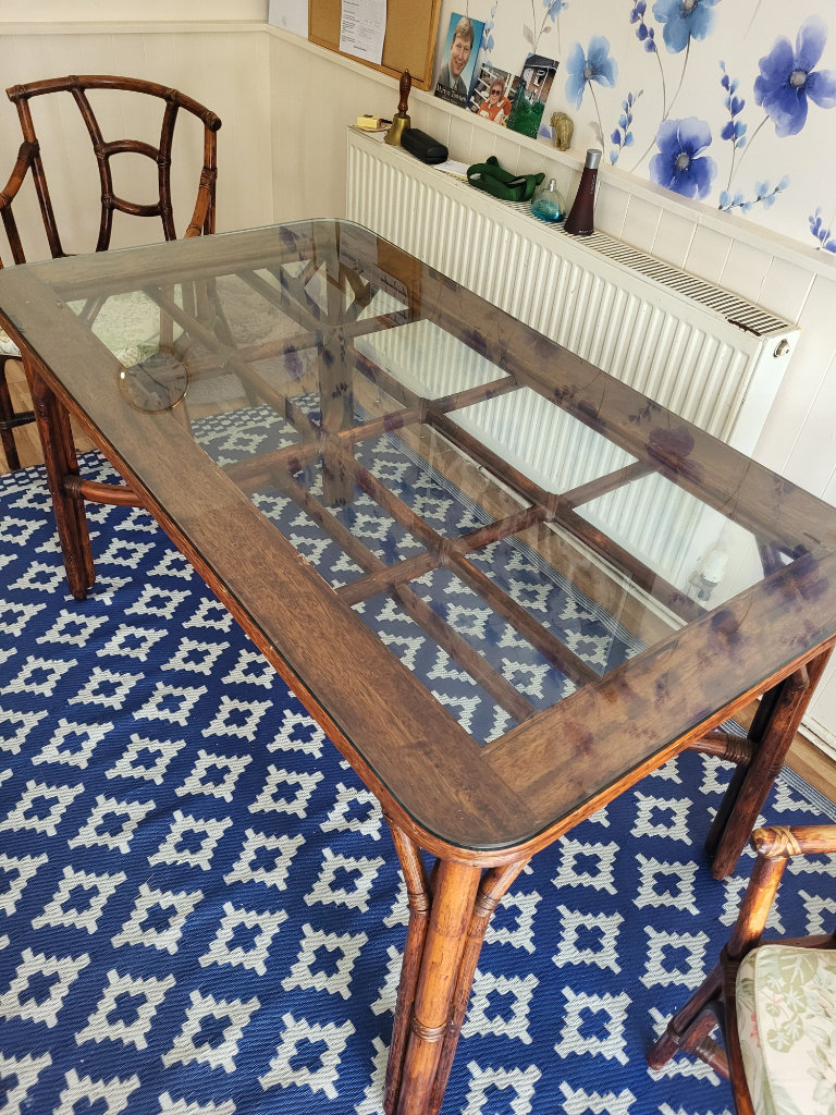 Dining room table , 6 chairs and covers **** REDUCED ****