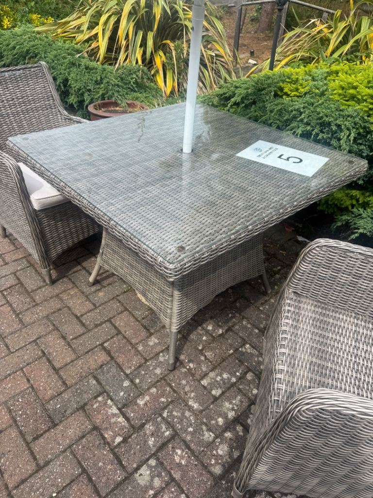 Garden table and chairs 