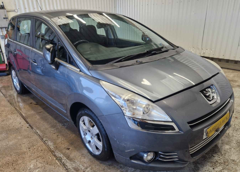 2011 Peugeot 5008