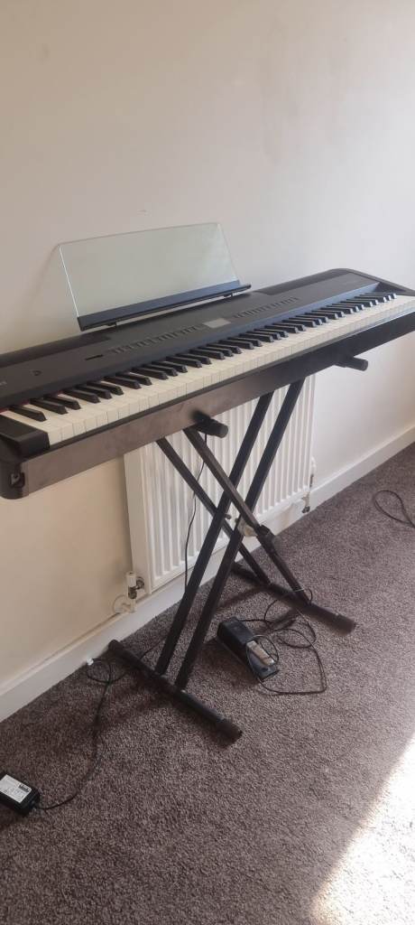 Roland FP-80 Digital Piano with Stand – Good Condition